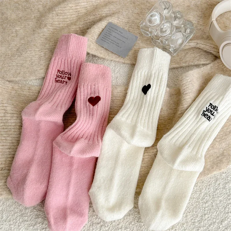 Embroidery Lovers - Harajuku Kawaii Orta Tüp Çorap Sonbahar