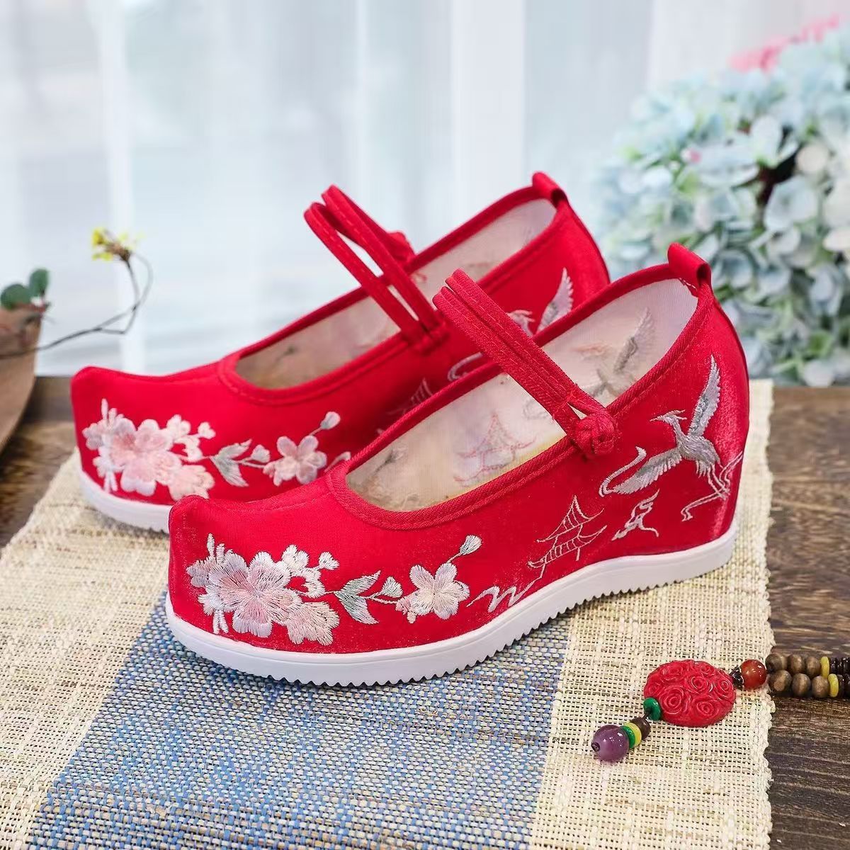 Embroidery Shoes - Kadınlar İçin İç İşlemeli Ayakkabılar Kalın